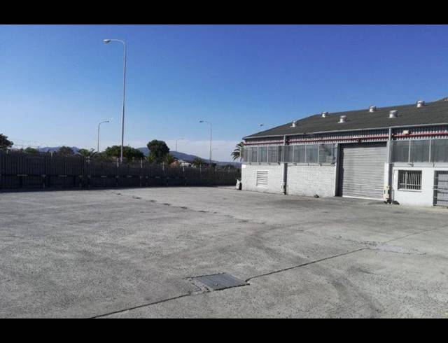 1,581M² WAREHOUSE TO LET IN EPPING INDUSTRIAL
